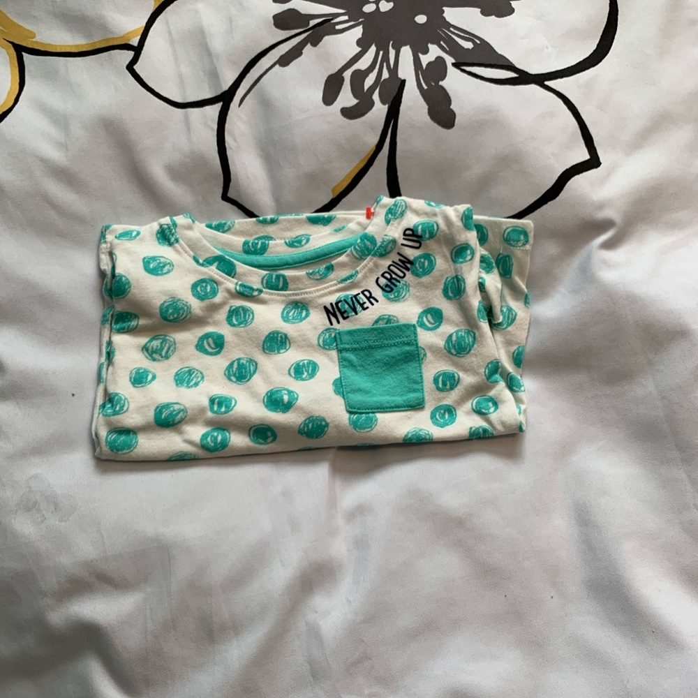 Long sleeve T-shirt with green polka dots